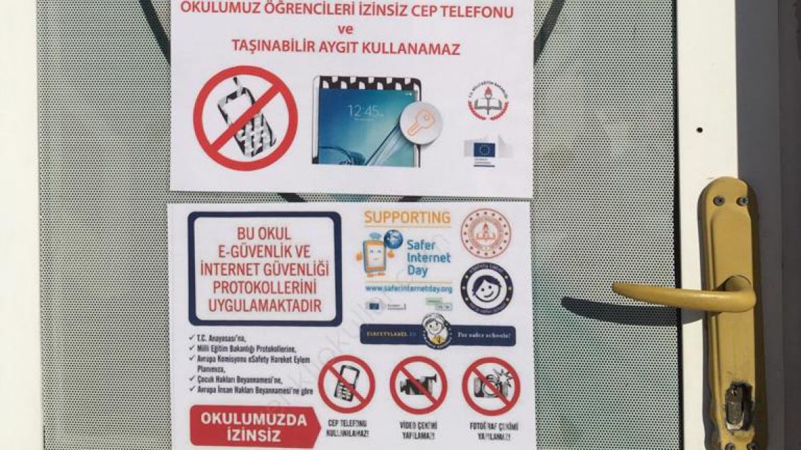 eGüvenlik Kapsamında Okul Girişine Uyarı Levhalarımız Asıldı
